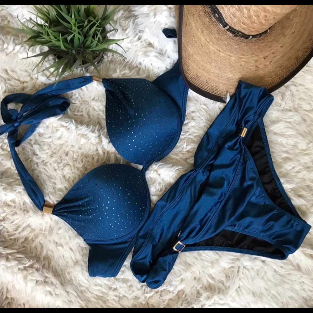 VS push-up embellished top w hottie bottoms